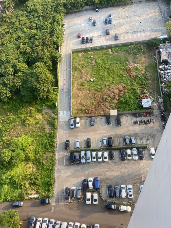 Callia Apartement Golf View Pulo Mas Jakarta Timur Εξωτερικό φωτογραφία